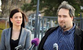 Szabó tímea volt férje, hunyadi gábor a jobbik jogi kabinetjének volt tagja. Csak Ugatja Az Ebtenyesztes Temajat A Kormany Mszp Hu