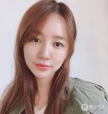 그땐 몇몇 사진때매 그래보였는데 별로 안닮음 ㅋㅋ ìœ¤ì€í˜œ ìˆ˜ë°± ì¼¤ë ˆ ì‹ ë°œ ì •ë¦¬í•˜ë©° ê°ë™ ëˆˆë¬¼ ì´í¬ì»¤ìŠ¤