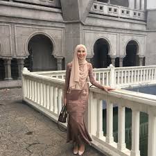 Iklan trivago pilihan hotel, malaysia. Biodata Profil Dahlia Shazwan Awek Iklan Trivago Berita Viral Terkini