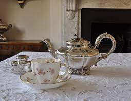 知っておきたい！英国式 お茶会で使われた紅茶道具 11点 – ラブアンティーク Love Antique of London