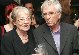 Párja, maár gyula egyszer bundával ajándékozta meg, s ha a művésznő valaha viselte, teréz lánya azt mondta, úgy néz ki benne, mint egy színésznő. Ez A Jokepu Pasi Torocsik Mari Unokaja Mate Is Szinesz Lett Hazai Sztar Femina