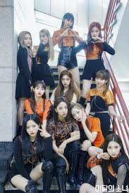 Fav+comment=download if you use,please credit me. Loona Fancafe Update Korean Girl Groups Kpop Girl Groups Kpop Girls