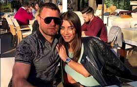 Articole despre oana marica, fosta iubita a lui marius niculae. Telenovela Din ViaÈ›a Lui Marius Niculae ContinuÄƒ Are IubitÄƒ NouÄƒ
