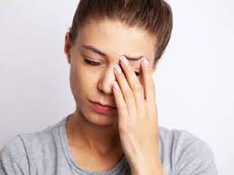 नहीं देख पा रहे हैं साफ-साफ या हड्डियों में हो रहा है दर्द तो शरीर में है  इस विटामिन की कमी, ऐसे बढ़ाएं इंटेक | TheHealthSite.com हिंदी