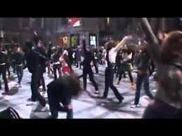 Op zoek naar maria gaat van start op vtm, en dat zullen ze in antwerpen geweten hebben. Belgium Flash Mob Op Zoek Naar Maria Youtube Flash Mob Maria Mob