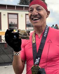 🍎 Dr. Namrita Brooke's Apple Overnight Oats = Fall snack perfection Easy  to make and the perfect autumn breakfast! Recipe: ½ cup raw rolled oats 1  cup almond or cashew milk 1