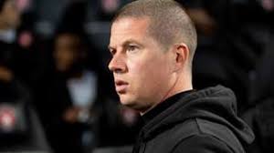 Schotte William Collum pfeift deutsche Nationalmannschaft gegen Spanien