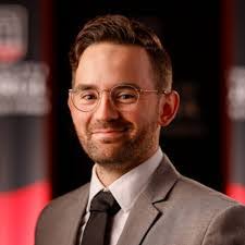 Derek Payton's Instagram, Twitter & Facebook