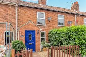 Small terraced house front garden ideas: 9 Porches Ideas Terrace House Buying Property Porch