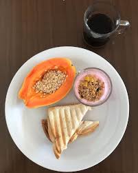 Cafe Da Manha Basico E Saudavel Cafe Da Manha Saudavel Recetas De Comida Saludable Comida Saludable Ensaladas Comida Saludable