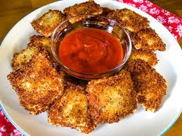 Now make this easy fried vegan italian cheese ravioli olive garden style here, the stuffed ravioli is coated in seasoned breadcrumbs and then fried to golden brown perfection. Copycat Olive Garden Fried Ravioli