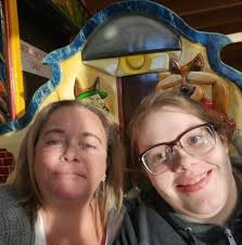 Dr Pepper 😍 cO DDfes Pepepsi or coke?? CLEND 23 DR PEPPER 12FLOZ(355 12FL  12FLOZ OZ (355 mL) 12FLOZ(355mL) 12FL OZ (355 mL)