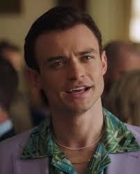 Thomas Doherty as Max Wolfe