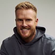 Shannon Booher's Instagram, Twitter & Facebook