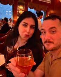 Nice to stop by NYC and see some friends and family 💚 I genuinely think my  face was sore from yapping and smiling so much 😬 See ya'll again soon x