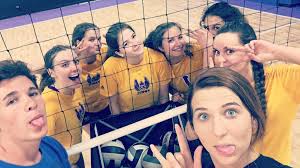 Rachel Burstein (@rachel_burstein)