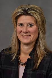 Julie Rayl's Instagram, Twitter & Facebook