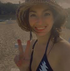 This is my younger cousin Ally! She's a huge dead head, her parents and my  dad used to go to shows thougout the 80s and 90s. Ally gave a local  ribhouse bar