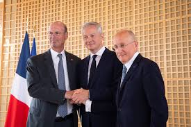 Le ministre de l'economie bruno le maire a souhaité mardi que le futur grand pôle financier public chapeauté la création du grand pôle public de banque et d'assurance, articulé autour de la poste et cnp assurances, avait été frais bancaires : Le Calendrier De L Union Entre La Banque Postale Et Cnp S Accelere Actualites Banque Assurance