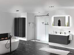 inspirerende trends warme houtsoorten zoals zwarte eik dampwerende spiegels ook frames doen hun intrede in combinat witte badkamer badkamer badkamer modern