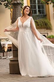 Vermählte, trug als eine der ersten bräute ein helles, eierschalenfarbenes seidenkleid, das mit goldenen ornamenten bestickt war. Lovely 2 Heiraten In Sachsen Alles Zur Hochzeit