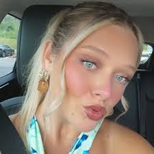 Abigail Benoit (@abigail_benoit9)