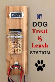 Diy Dog Treat Leash Station Mit Milchknochen Ad Hausplanung Amp Diy Diy Dog Stuff Dogs Diy Projects Diy Dog Toys