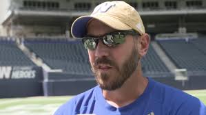 Winnipeg Blue Bombers promote Buck Pierce to offensive coordinator