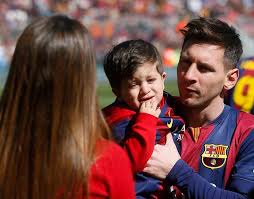 Lionel messi's family wife antonella roccuzzo, mother celia maría cuccittini, father jorge messi and sons thiago and mateo cheer prior to the copa. Barcelona Star Lionel Messi And Wife Antonella Roccuzzo Expecting Third Child