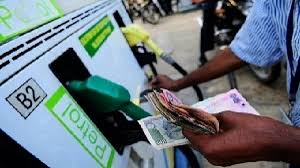 From Monday also the first ten rupees cheaper petrol and five rupees cheaper diesel will be available in Punjab. Symbolic picture.