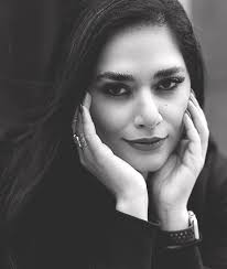 Hi All! 🤗 I am looking for a blond 👩🏼 or red hair 👩🏻‍🦰 model (without  surgery or lip filler