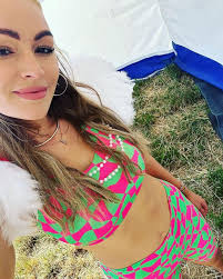 Laura Woods tears down troll with vicious tweet as fans say 'you dropped  your crown, queen'