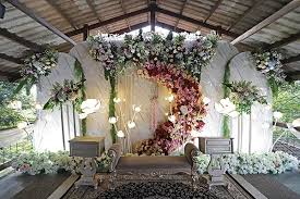 Pasalnya, semua mata tamu undangan akan tertuju pada pelaminan. Paket Akad Dan Wedding Minimalis Bandung Garut Dekorasi Pernikahan Murah Cantik Di Bandung Garut