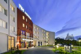 Um 05:55 uhr wurde die feuerwehr aufkirchen, sowie zahlreiche andere feuerwehren nach schwaig zum holiday inn alarmiert. 5 Hotels In Schwaig Bei Munchen Sebogo