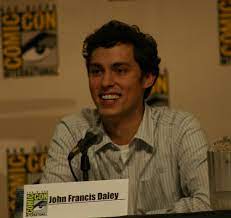 John At Comic Con With Bones John Francis Daley 5962979 1000 942 Jpg 1 000 942 Pixels John Francis Daley Comic Con John