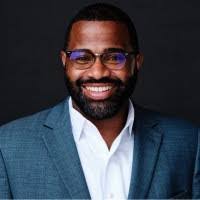 Lauren Bellamy's Instagram, Twitter & Facebook