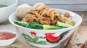 Karena rasanya kuah dan kaldu begitu nikmat ditambah mie yang kenyal bikin ketagihan terus menerus. Resep Toping Mie Ayam Sedap Enak Ala Abang Jualan Pinggir Jalan Lifestyle Fimela Com