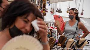 Spain: Furious crowds greet King Felipe