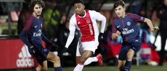 Latest on ajax amsterdam midfielder ryan gravenberch including news, stats, videos, highlights and more on espn. Ryan Gravenberch The Next Great Ajax Academy Product 152football
