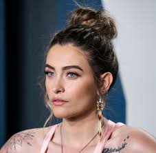 Полное имя — пэрис майкл кэтрин джексон (paris michael katherine jackson). Paris Jackson Ich Bin Durch Die Holle Gegangen Welt