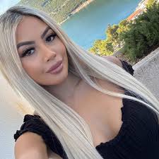 Louise Crickmay and Nicholas Prescott's Wedding Website