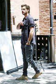 C'est ce qu'il m'est arrivé à l'âge de 17 ans vous pouvez vous désinscrire à tout moment en utilisant le lien de désabonnement intégré dans la newsletter. Exclusif Scott Disick Recoit Un Coup De Poing Dans Le Nez Donne Par Une Charmante Jeune Fille Lors Du Tournage D Une Scene Pour Sa Nouvelle Serie Web Youthf Purepeople