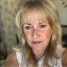 Hey, been let down for the painting of our hall stairs and landing being  painted and gloss work/ceilings. Any recommendations for good reliable  painter who may be free early next week?