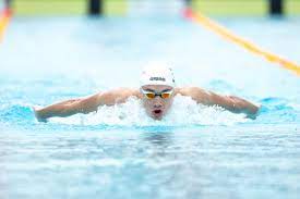 To put it in perspective, milak was barely a year old when phelps first claimed the 200 fly world record. Milak Hits 1 52 5 Kapas Drops 2 06 9 In 200 Fly At Hungarian Champs Prelims