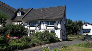 Erlebe auf dem baumwipfelpfad panarbora tolle ausblicke über das bergische land, bis ins siebengebirge und in den westerwald. Haus Zu Vermieten Rossenbacher Strasse 35 51545 Waldbrol Oberbergischer Kreis Mapio Net