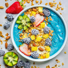10 Smoothie Bowl Rezepte Fur Einen Gesunden Start In Den Tag Smoothie Schussel Rezept Fruhstucksideen Gesund Smoothie