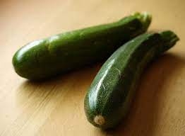 Zucchini is also low in salt, sulfur, and sugar so no issues there. Can Guinea Pigs Eat Zucchini And The Leaves
