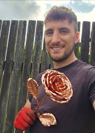 Hey guys I'm 13 looking to clean cars or dog walking to earn money I need  50 more pounds to go Alton towers I took this upon my self to do this