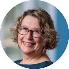 Alison Luke's Instagram, Twitter & Facebook