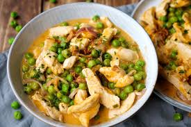 Hahnchen Mit Erbsen Senf Sahne Sauce Ein Schnelles Familienrezept Rezept Rezepte Hahnchen Pasta Rezepte Hahnchen